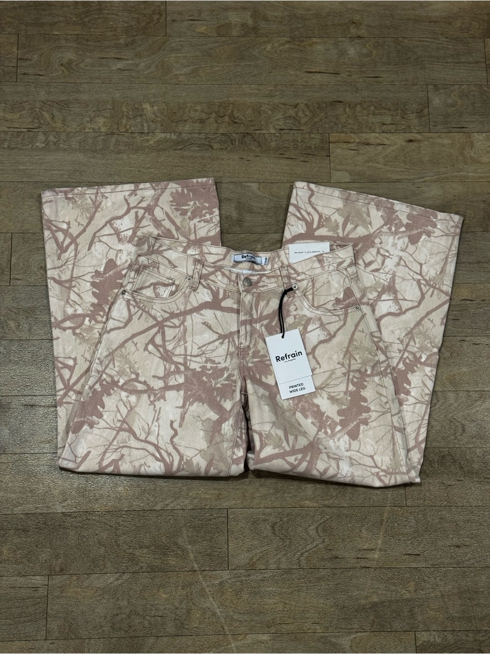 NWT Refrain Printed Cargo Wide Leg Jeans Pink Camo Size 28
